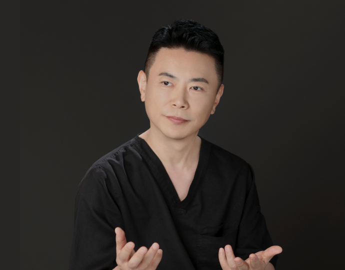 원장님사진 가슴성형잘하는곳 탐색 시 확인해야 할 비배양 SVF 생착률과 의료기관 시설 기준 분석